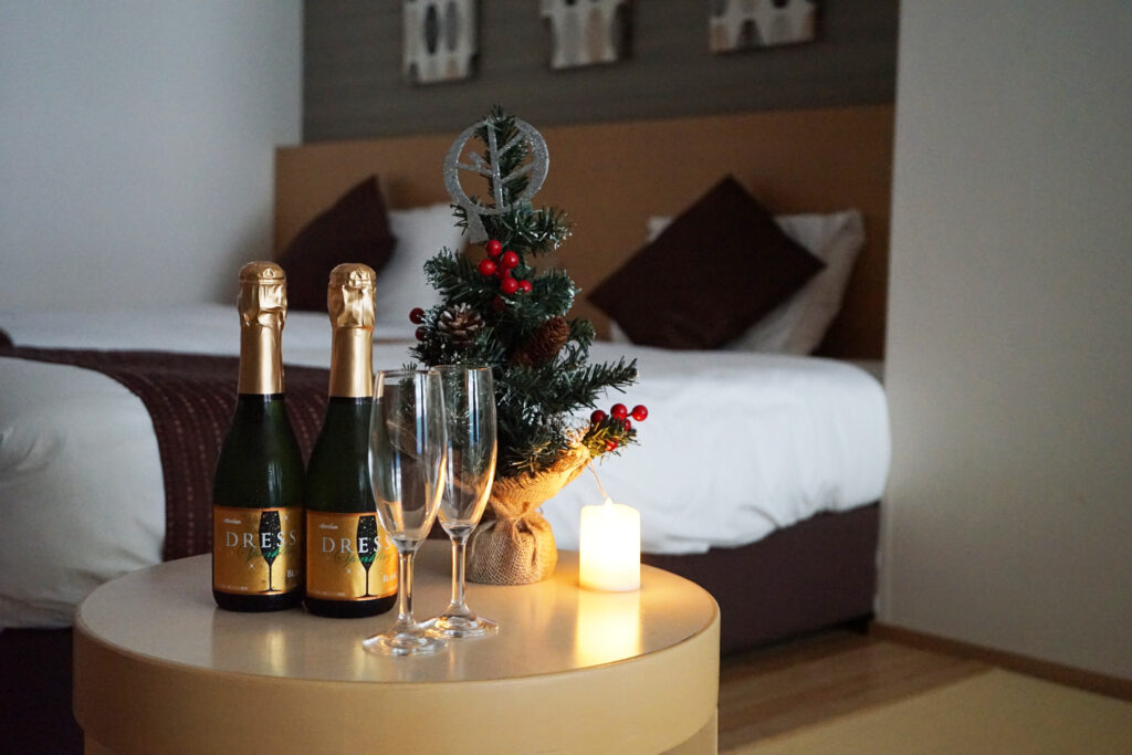 【クリスマスプラン】特別な人と箱根で過ごすクリスマス。ReaureauCafeオリジナルケーキ&スパークリングワイン付