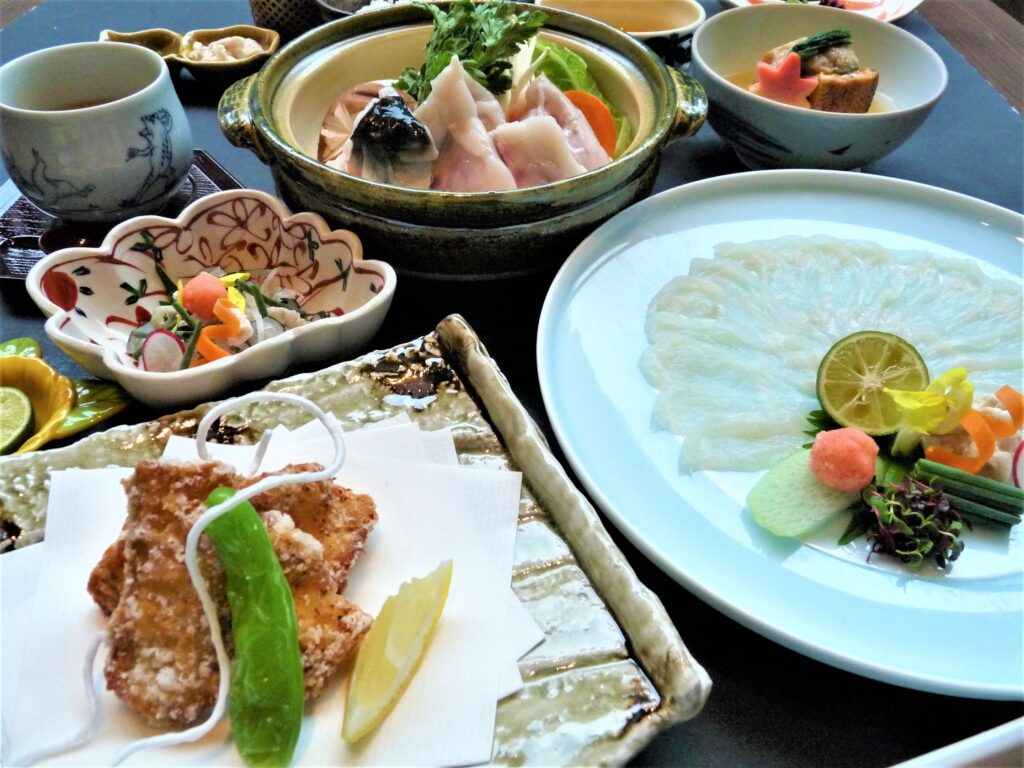 1日3組限定【とらふぐ特選会席プラン】個室食事処で旬のご馳走！お肌も悦ぶ「ふぐ」と名湯を存分に(^^♪